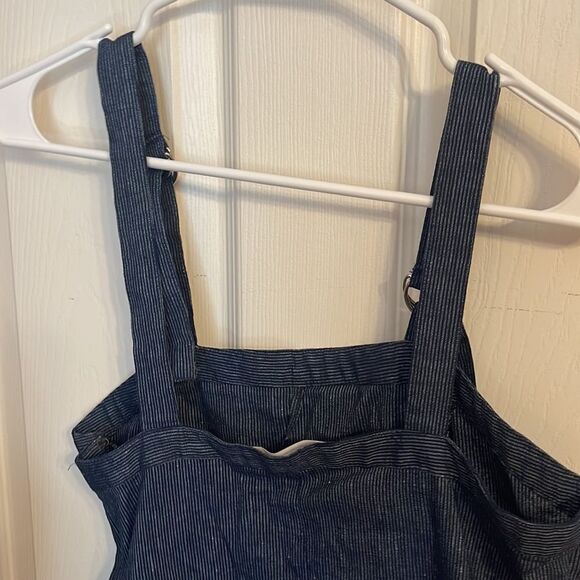 BCBG Generation Dress Size. 4 - Picture 3 of 6